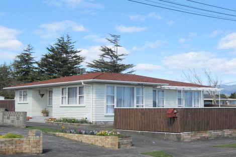 Photo of property in 2 Bowen Street, Levin, 5510