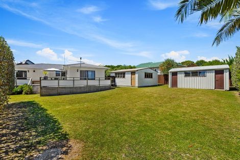 Photo of property in 114a Mcleod Road, Te Atatu South, Auckland, 0610
