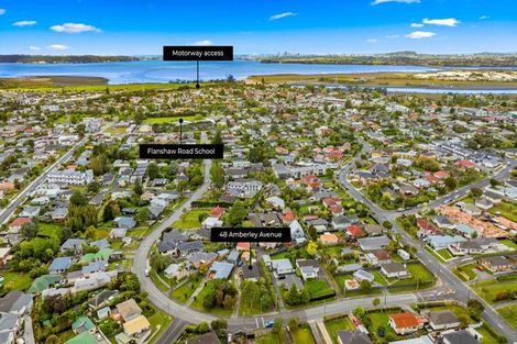 Photo of property in 48 Amberley Avenue, Te Atatu South, Auckland, 0610