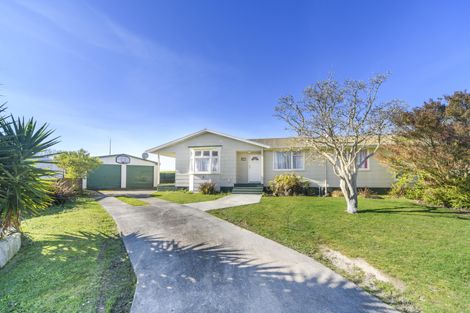 Photo of property in 17 Egmont Place, Westbrook, Palmerston North, 4412