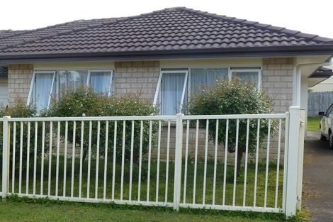Photo of property in 52 Lansell Drive, East Tamaki Heights, Auckland, 2016