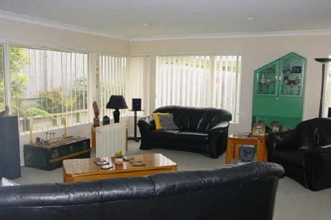 Photo of property in 124 Charles Prevost Drive, The Gardens, Auckland, 2105