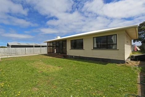 Photo of property in 32 Heaphy Road, Opunake, 4616