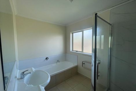 Photo of property in 53 Robin Brooke Drive, Flat Bush, Auckland, 2019