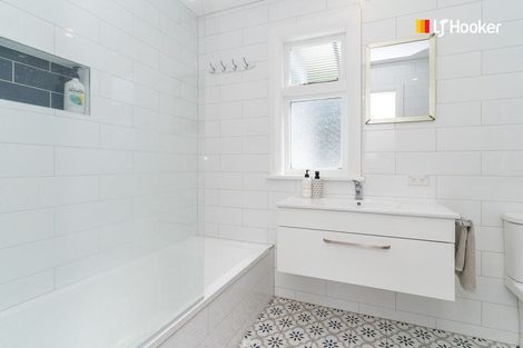 Photo of property in 15 Monowai Road, Ravensbourne, Dunedin, 9022