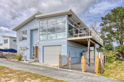 Photo of property in 10 Cornwall Way, Mangawhai Heads, Mangawhai, 0505