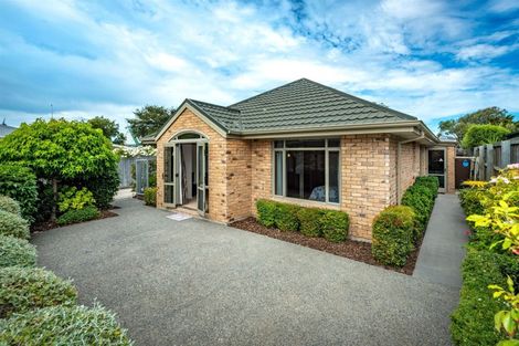 Photo of property in 2/252 Mairehau Road, Burwood, Christchurch, 8083