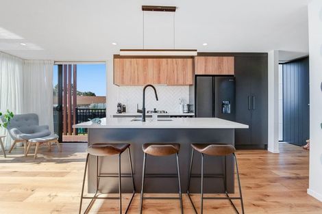 Photo of property in 30 Aitkenhead Court, Parakai, 0830