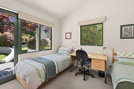 Photo of property in 12 Laing Cove, Havelock North, 4130