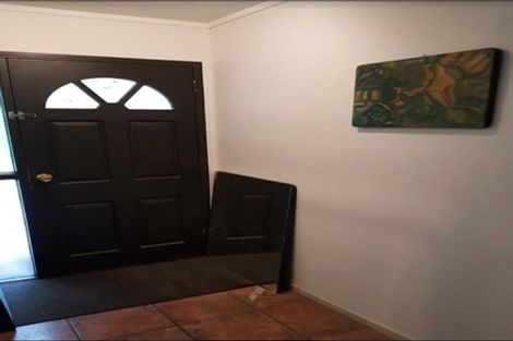 Photo of property in 22 Raphael Place, West Harbour, Auckland, 0618