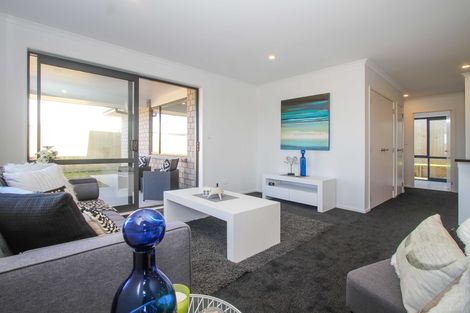 Photo of property in 22 Nellie Drive, Kumeu, 0810