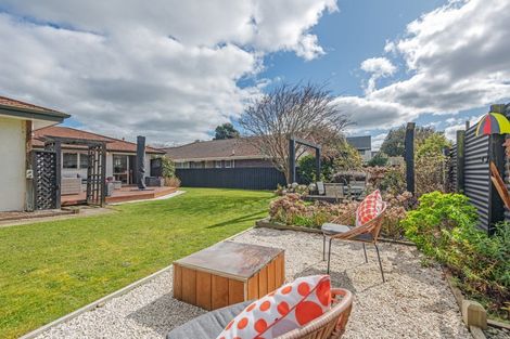 Photo of property in 18 Truscott Grove, Awapuni, Palmerston North, 4412