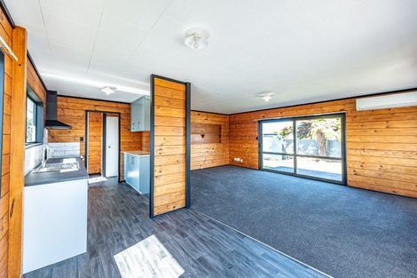 Photo of property in 35 Cross Street, Castlecliff, Whanganui, 4501