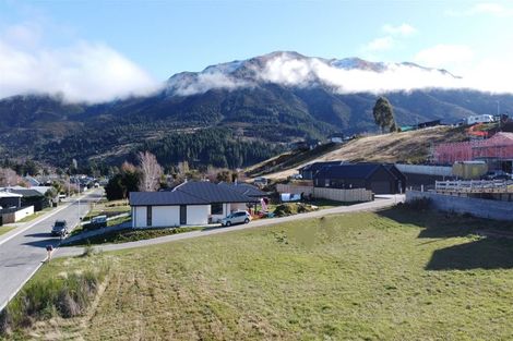 Photo of property in 35 Woodpecker Street, Lake Hawea, 9382