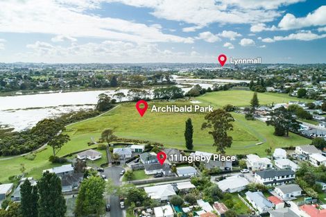 Photo of property in 11 Ingleby Place, Kelston, Auckland, 0602