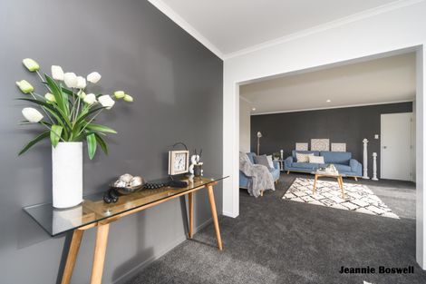 Photo of property in 4 Angelina Way, Kelvin Grove, Palmerston North, 4414