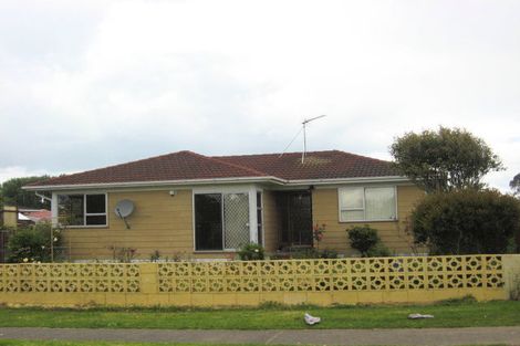 Photo of property in 32 Sharland Avenue, Manurewa, Auckland, 2102