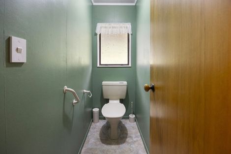 Photo of property in 13 Pentland Place, Highlands Park, New Plymouth, 4312