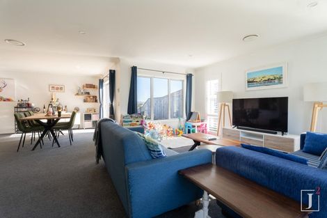 Photo of property in 7 Yorkshire Close, Whitby, Porirua, 5024