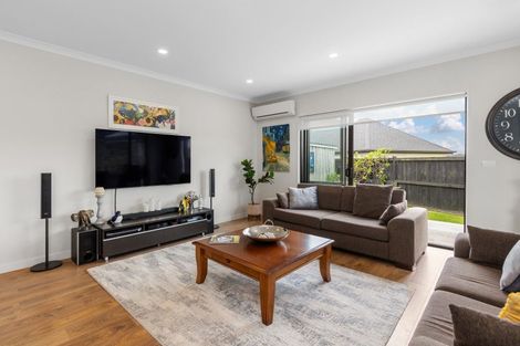 Photo of property in 60 Harvest Avenue, Orewa, 0931