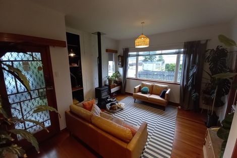 Photo of property in 1 Fair Crescent, Feilding, 4702