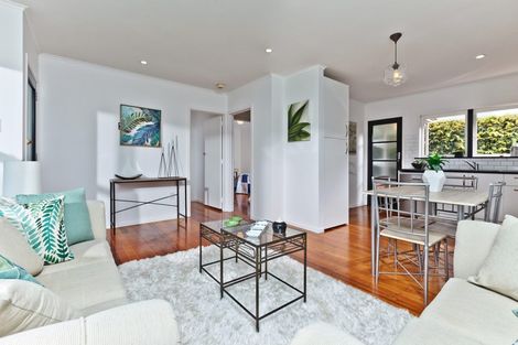 Photo of property in 2/28 Hemi Street, Narrow Neck, Auckland, 0622