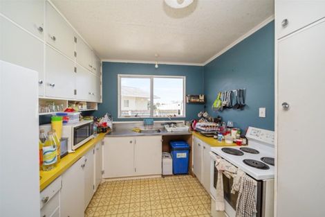 Photo of property in 13 Hughson Place, Opunake, 4616