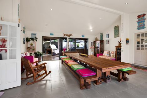 Photo of property in 9 Beach Road, Patea, 4520