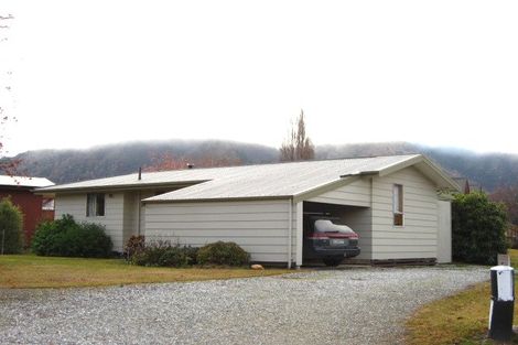 Photo of property in 11 Argyle Place, Arrowtown, 9302
