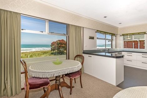 Photo of property in 92 Moana Road, Okitu, Gisborne, 4010