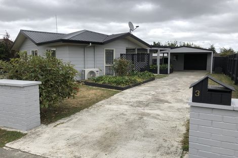 Photo of property in 3 Lydia Place, Kelvin Grove, Palmerston North, 4414