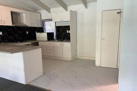 Photo of property in 24 Bond Crescent, Forrest Hill, Auckland, 0620