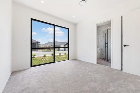 Photo of property in 7 Cutfield Lane, Kumeu, 0810