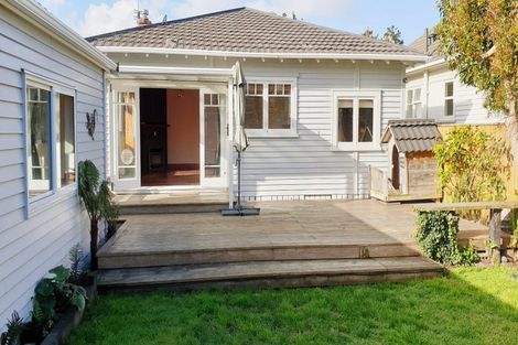 Photo of property in 276 Point Chevalier Road, Point Chevalier, Auckland, 1022