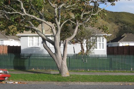 Photo of property in 98b Strand Crescent, Naenae, Lower Hutt, 5011