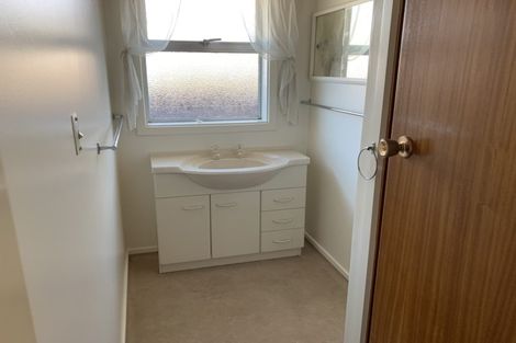 Photo of property in 5 Pahau Place, Cracroft, Christchurch, 8025