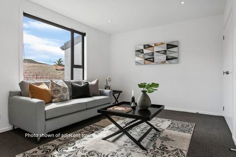 Photo of property in 37d Tawhiri Road, One Tree Hill, Auckland, 1061