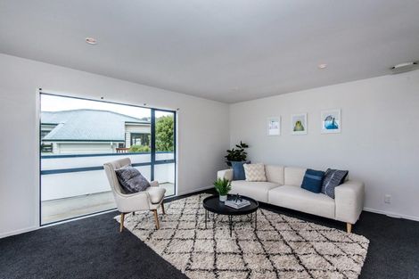 Photo of property in 59 Dress Circle, Newlands, Wellington, 6037