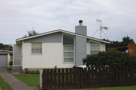 Photo of property in 17 Victoria Street, Foxton, 4814