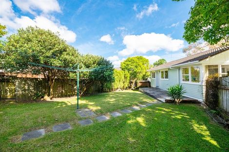 Photo of property in 2 Ashbourne Place, Glendene, Auckland, 0602