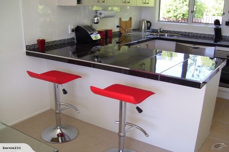 Photo of property in 2/10 Raewyn Place, Pakuranga, Auckland, 2010