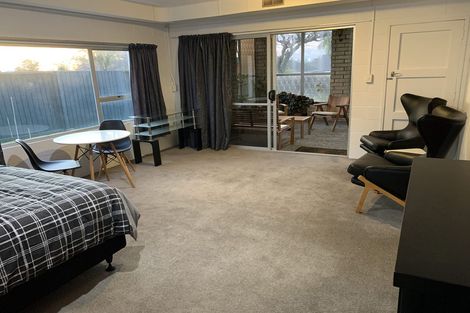 Photo of property in 18 Gilbass Avenue, Hamilton Lake, Hamilton, 3204