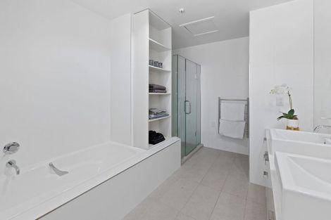 Photo of property in Shangri La Apartments, 1/97 Jervois Road, Herne Bay, Auckland, 1011