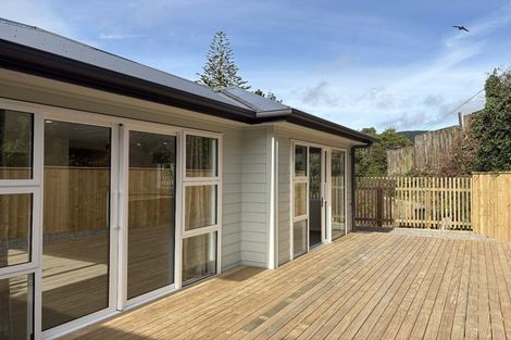 Photo of property in 1/5 Tawa Terrace, Tawa, Wellington, 5028