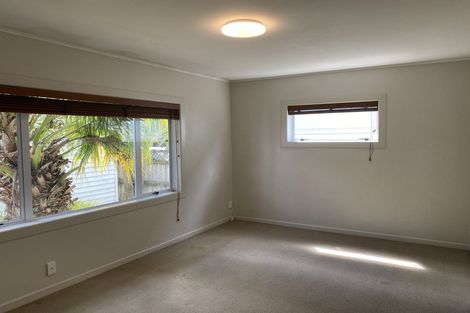 Photo of property in 24 Spencer Road, Pinehill, Auckland, 0632