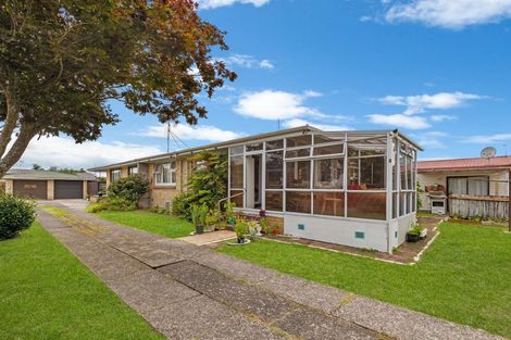 Photo of property in 2 Forsyth Street, St Andrews, Hamilton, 3200