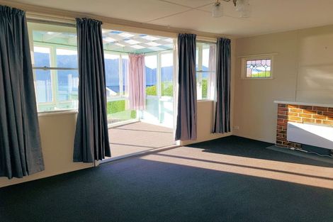 Photo of property in 19 Ranui Crescent, Diamond Harbour, Lyttelton, 8971