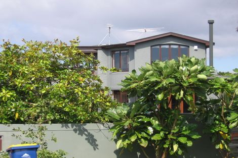 Photo of property in 1/2 Rahopara Street, Castor Bay, Auckland, 0620
