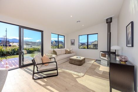 Photo of property in 3 Mount Prospect Lane, Wanaka, 9305