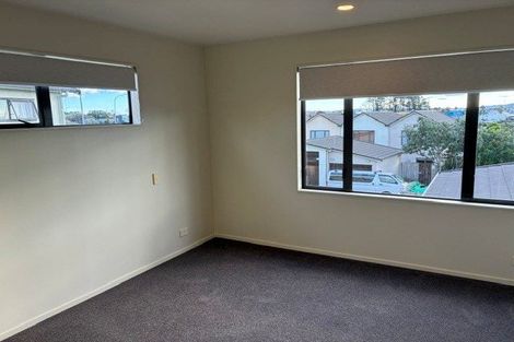 Photo of property in 35 Spalding Rise, Golflands, Auckland, 2013